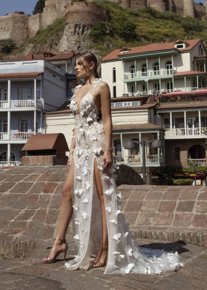 Sexy 3D Butterfly Lace Tulle Slits Wedding Dress Sexy 3D Butterfly Lace Tulle Slits Wedding Dress